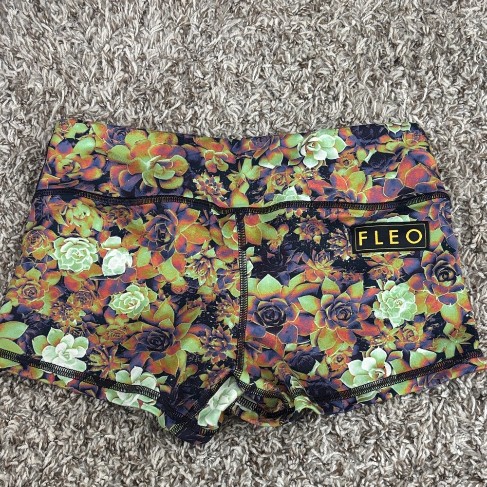Fleo Women's Succulent Print Shorts - Multicolor